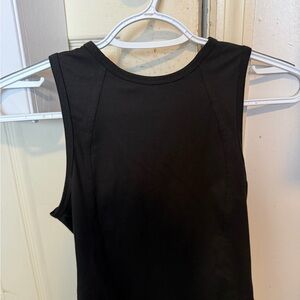Lululemon tank top size 6 black